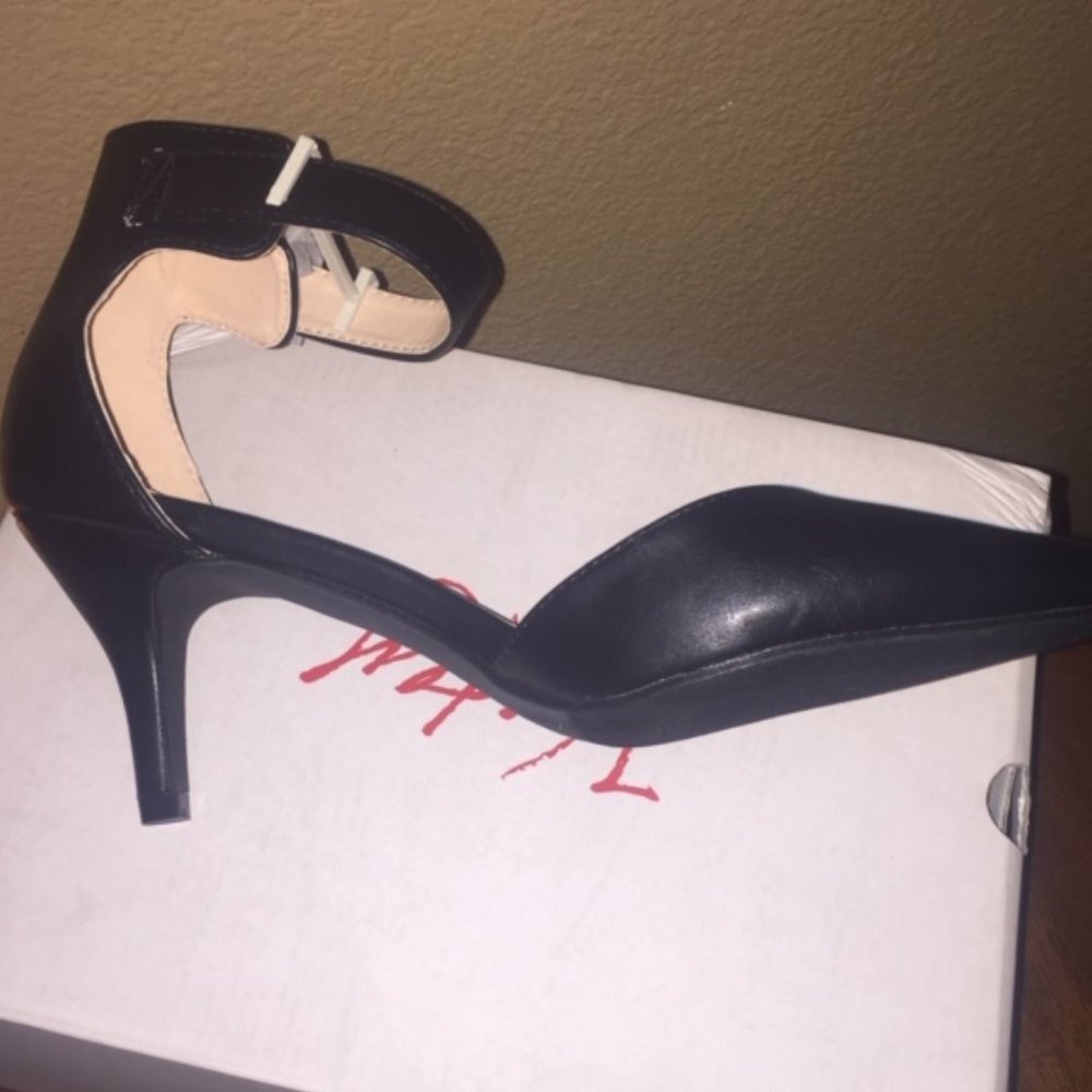 size 9 - Picture 3 of 7
